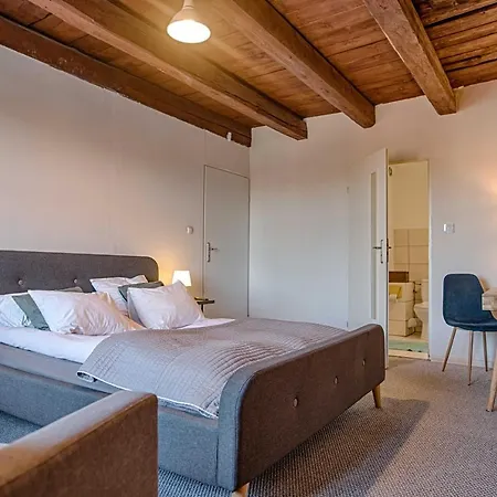 3 Bros' Hostal